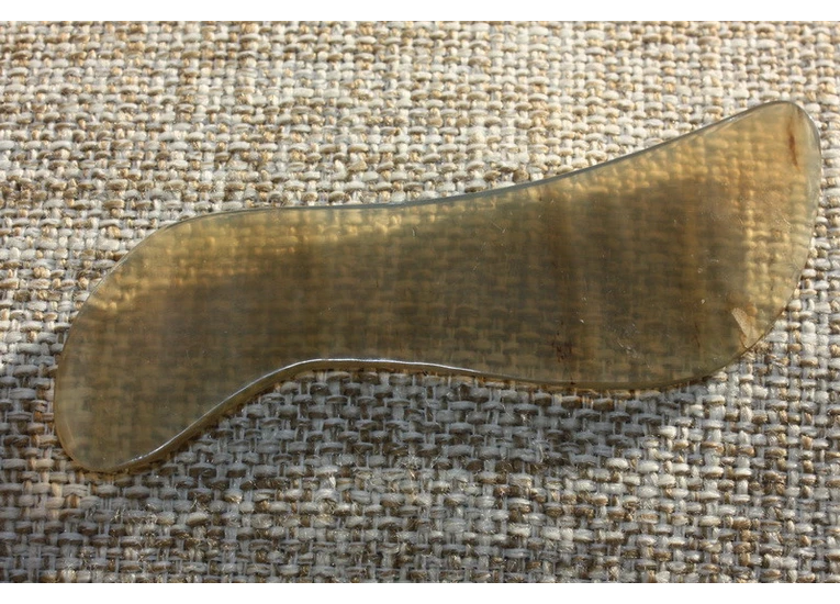 Скребок Гуаша кость-рог буйвола волна светлая