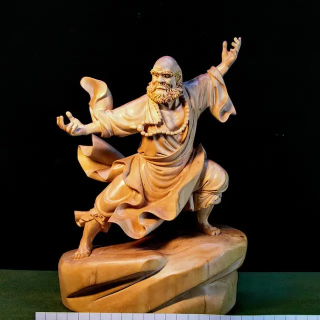 Фігурки, статуетки з дерева