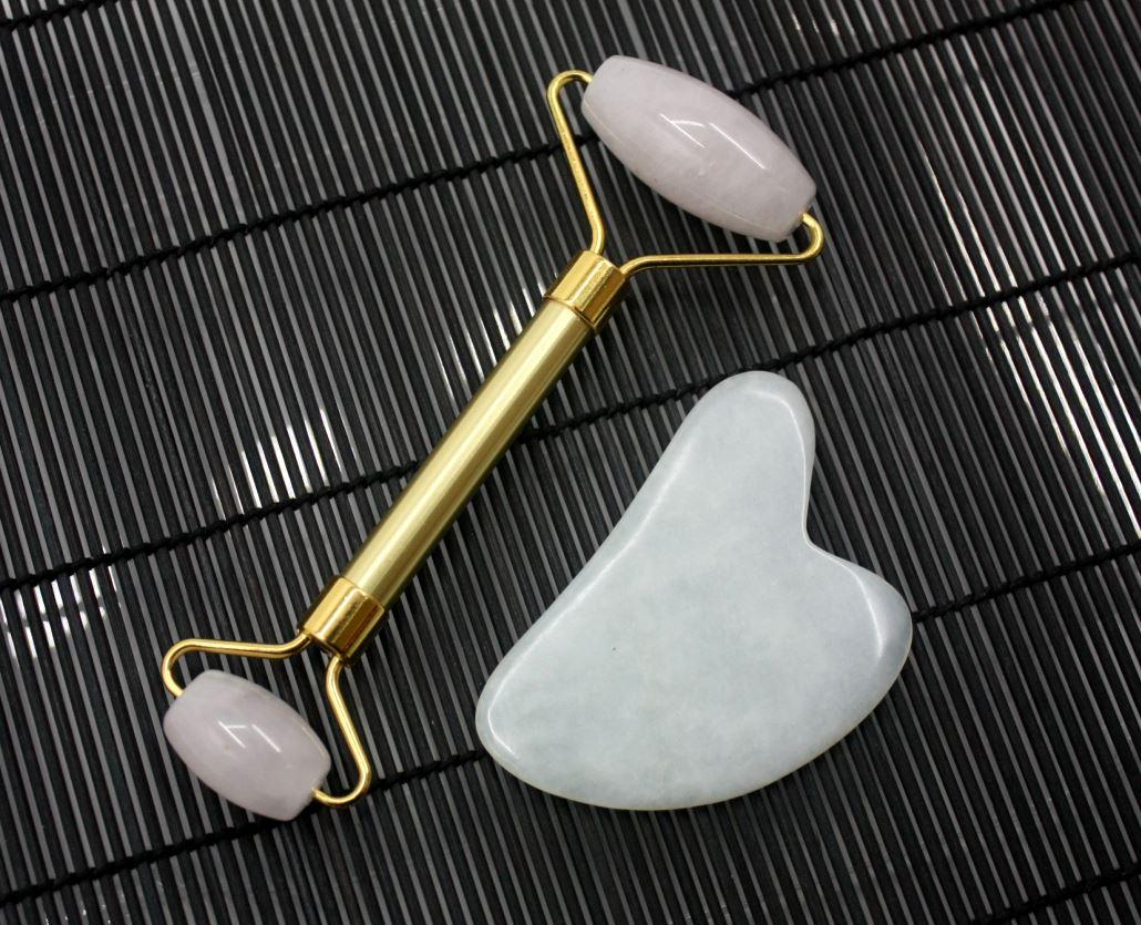 Масажний набір Гуа-ша, роллер та скребок з нефриту.