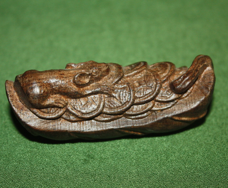 Фигурки, статуэтки из дерева