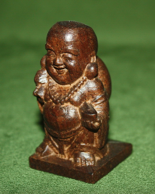 Фигурки, статуэтки из дерева