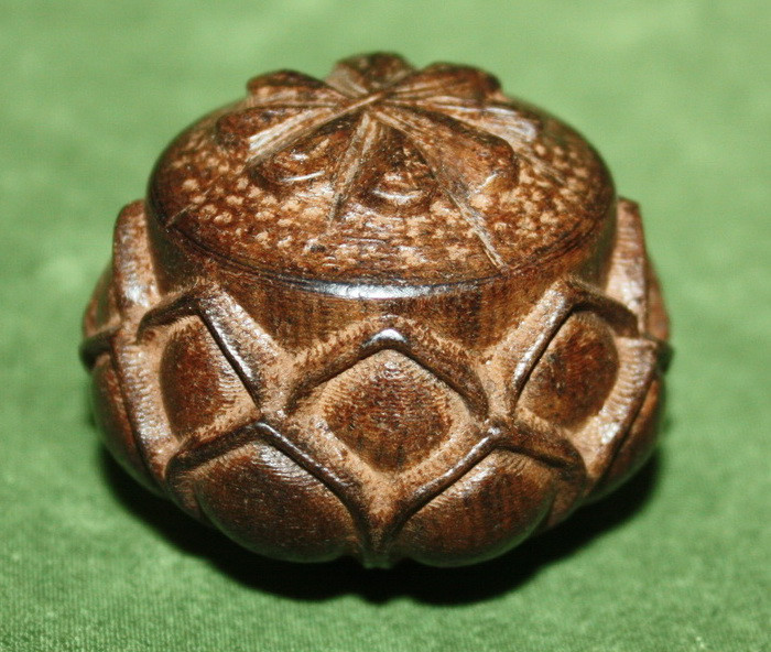 Фигурки, статуэтки из дерева