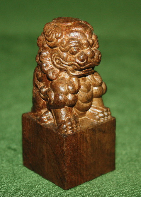 Фигурки, статуэтки из дерева