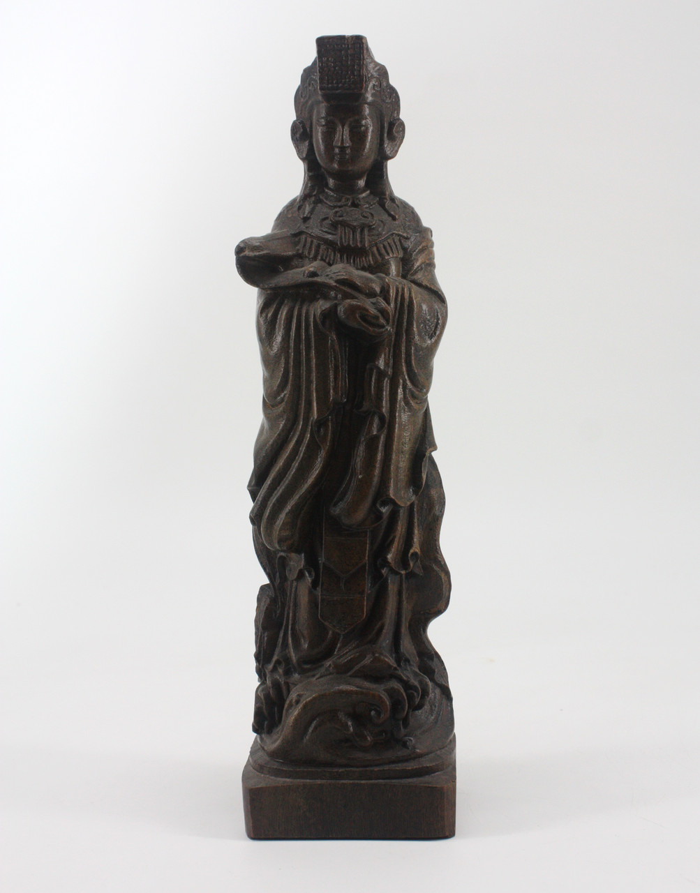 Фигурки, статуэтки из дерева