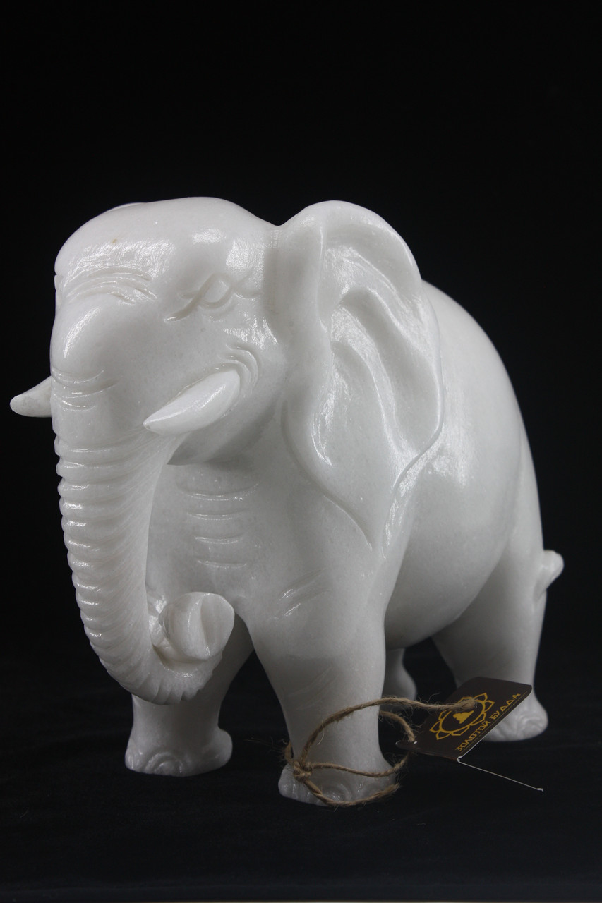 Фигурки, статуэтки из камня