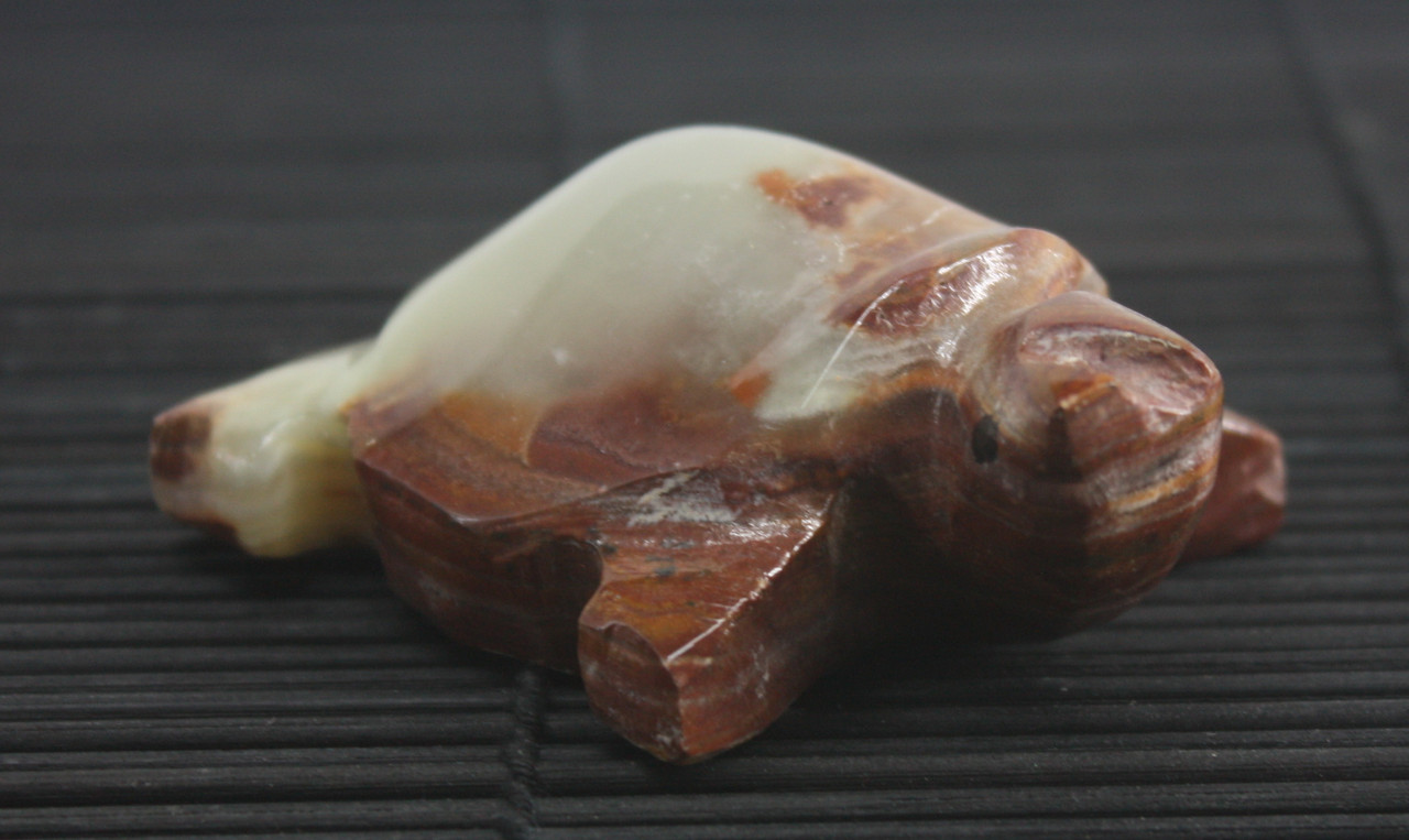 Фигурки, статуэтки из камня