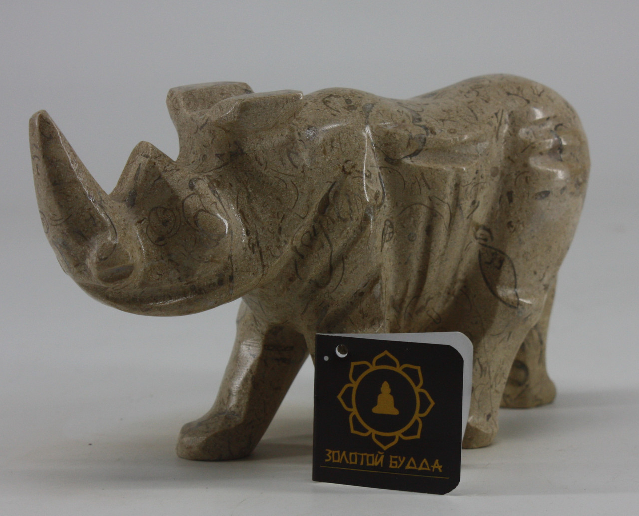 Фигурки, статуэтки из камня