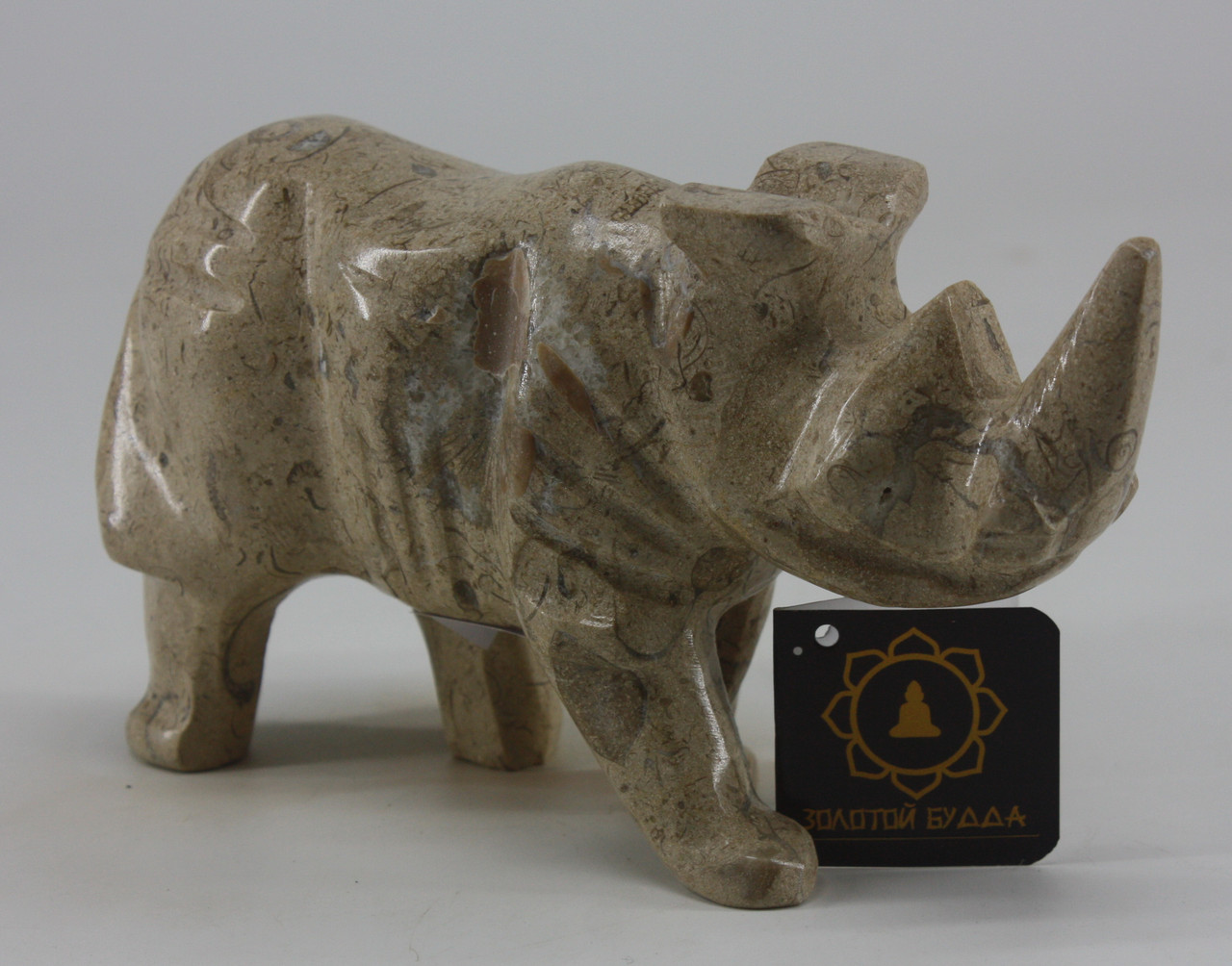 Фигурки, статуэтки из камня