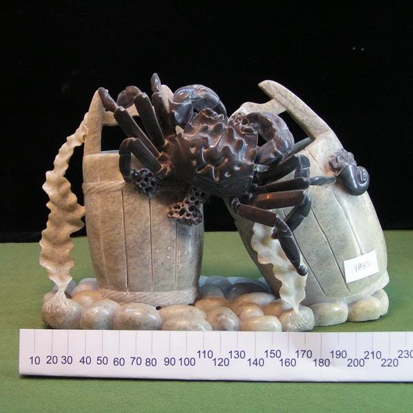 Краб на ведрах из нефрита